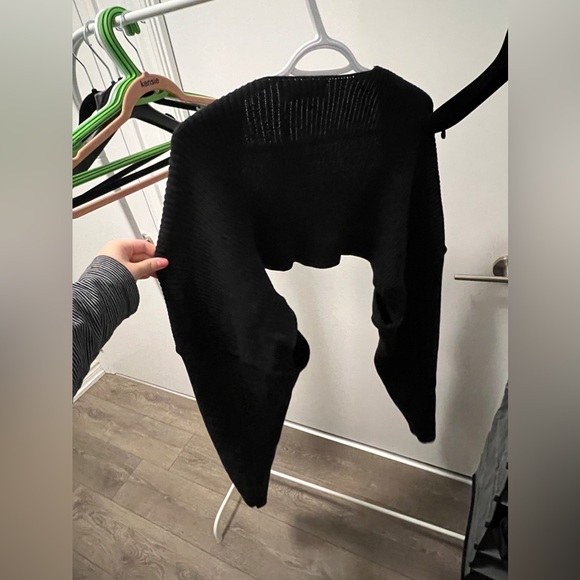 Black knitted outerwear - Picture 2 of 3